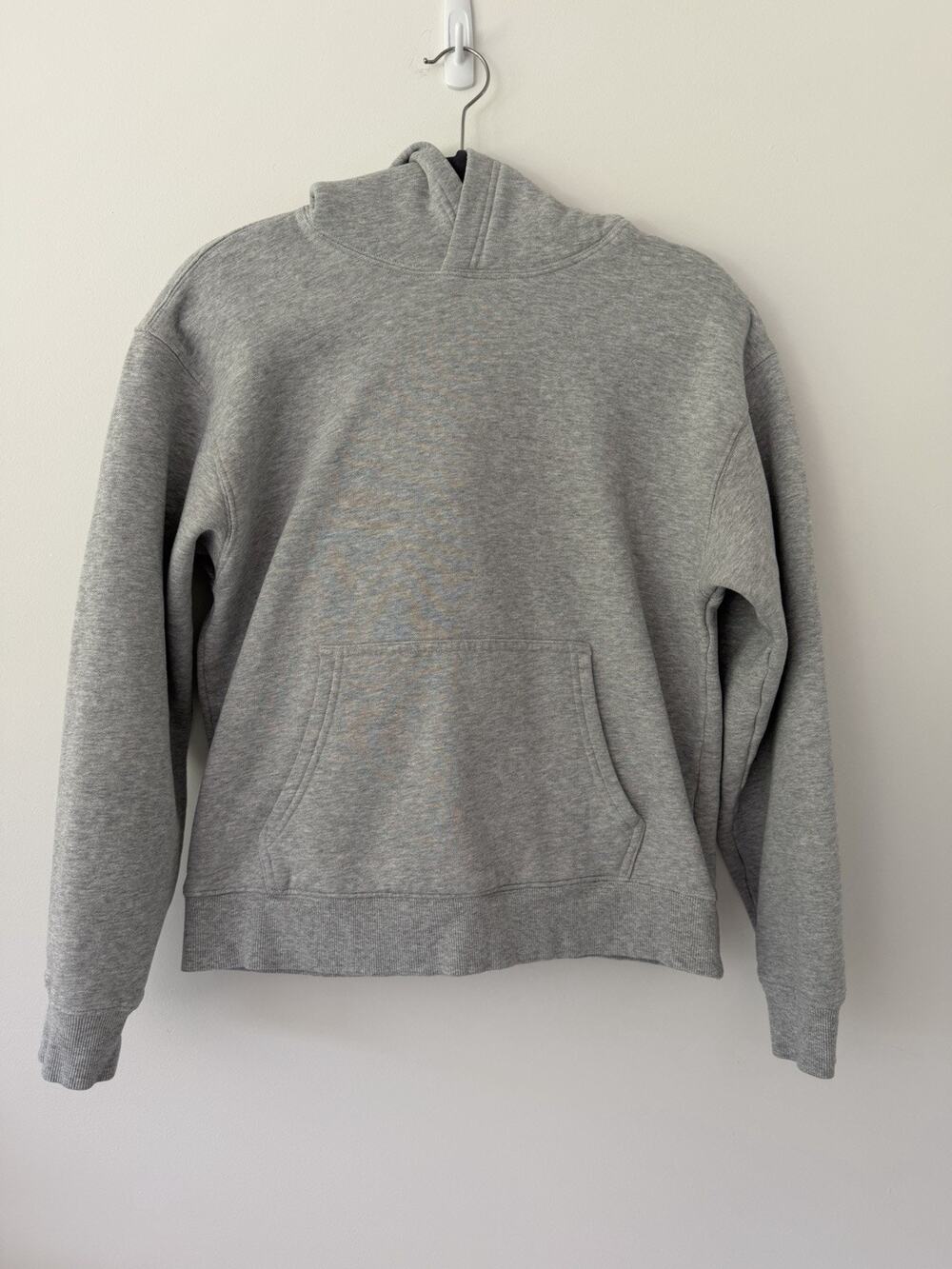 Aritzia Sweatfleece Cozy Fleece Perfect Hoodie M Gray Sweater Loungewear